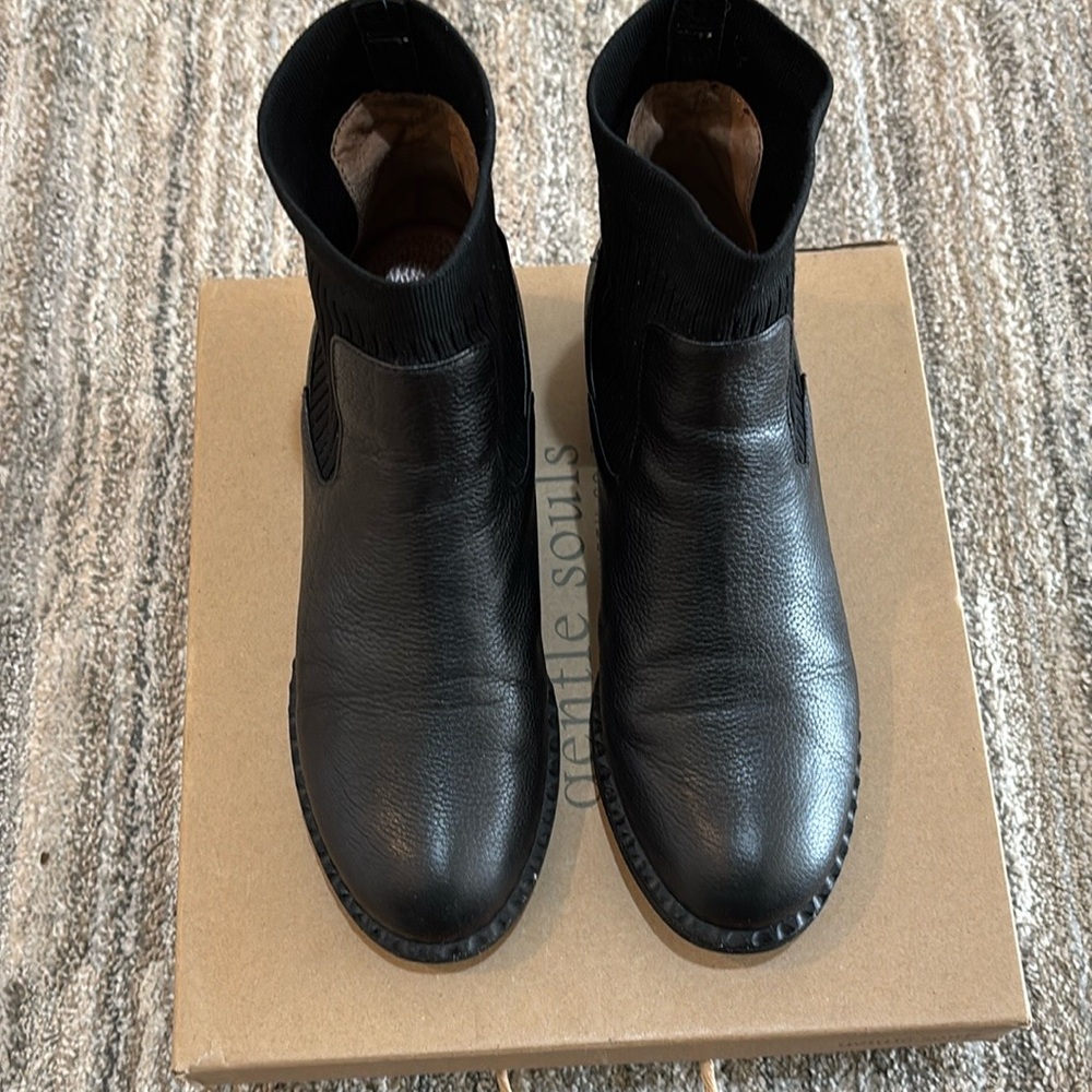 Gentle Souls women’s have been worn, good condition